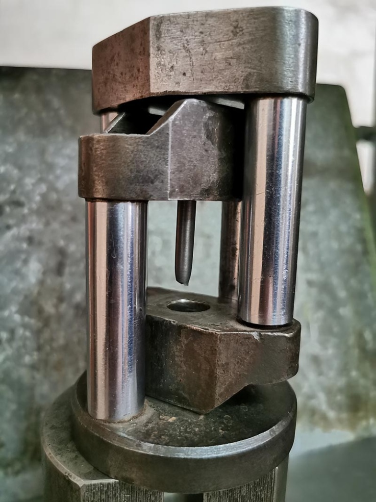 Гагаринский образец после испытания на растяжение